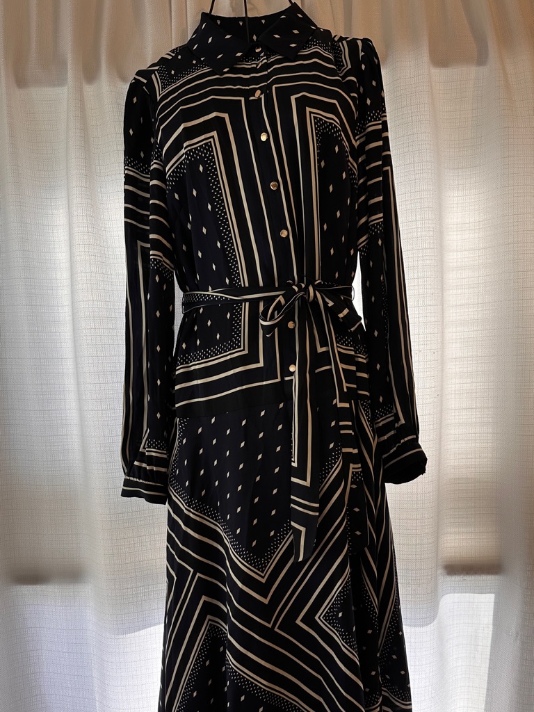 Elie Tahari Navy Blue & White Geometric Long-Sleeve Tie-Waist Midi Dress
